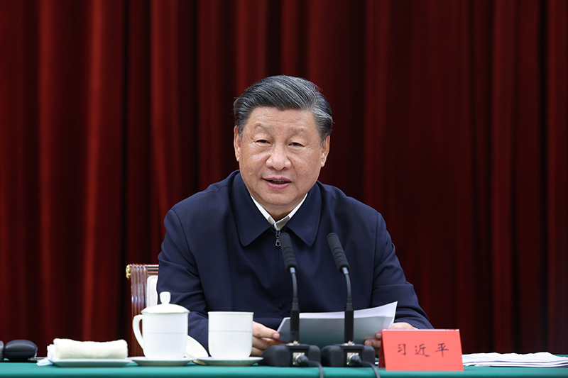 2023年10月12日下午，中共中央總書記、國家主席、中央軍委主席習(xí)近平在江西省南昌市主持召開進(jìn)一步推動(dòng)長江經(jīng)濟(jì)帶高質(zhì)量發(fā)展座談會(huì)并發(fā)表重要講話。新華社記者 鞠鵬 攝