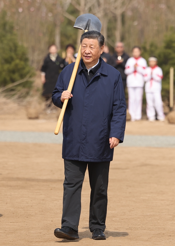 2024年4月3日，習(xí)近平總書記來(lái)到北京市通州區(qū)潞城鎮(zhèn)參加首都義務(wù)植樹活動(dòng)。